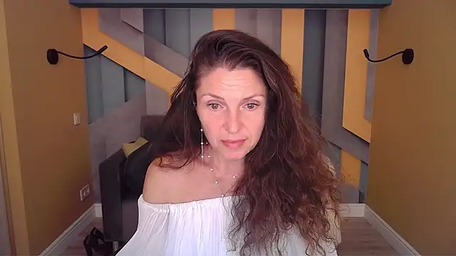 EllaLong webcam