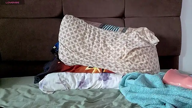 Jullyenn3 webcam