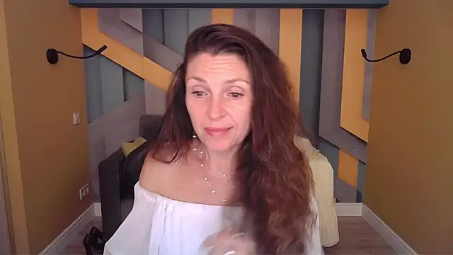 EllaLong webcam