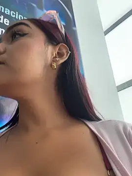 Sara-77 webcam