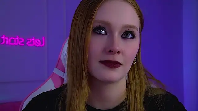AgataFoxley live cam on StripChat