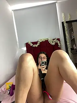 Velma_star live cam on StripChat