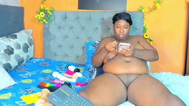 nahiroby_ebony webcam