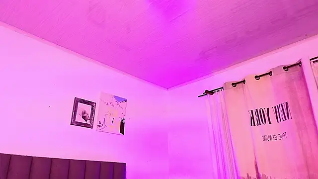 Varya_Ferreira live cam on StripChat