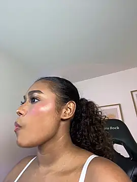 aleja_montiel__ webcam