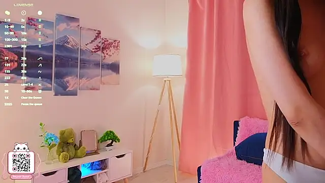 LunaLurk webcam