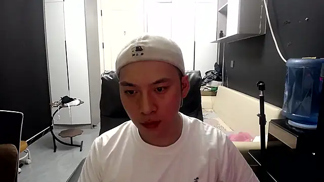 yichen008 live now