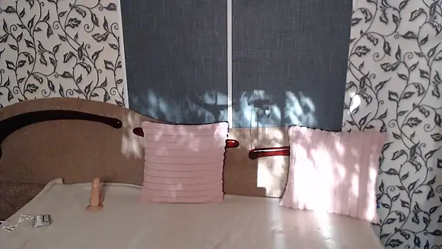 AmoraLuv webcam