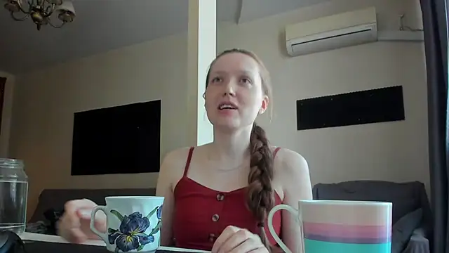 Holistic_woman webcam
