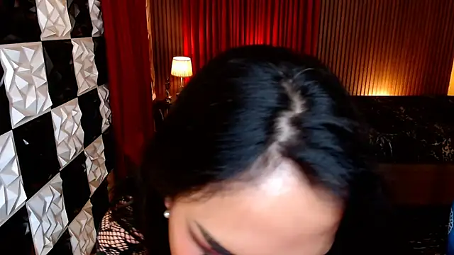 PrettyHorseCockTrans live cam on StripChat