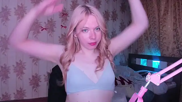 Cutie_Bambi webcam