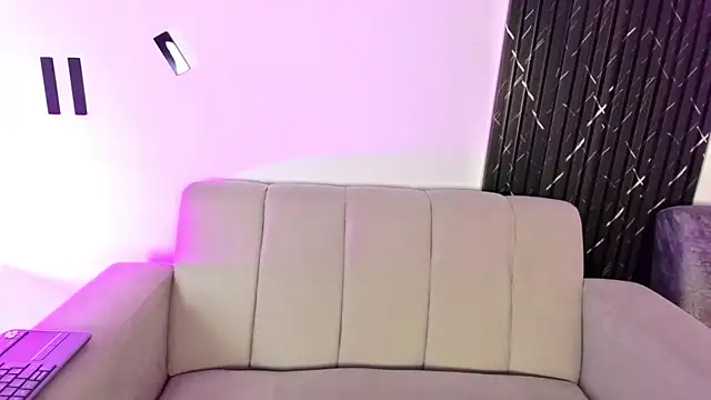 LiliMilk_21 webcam