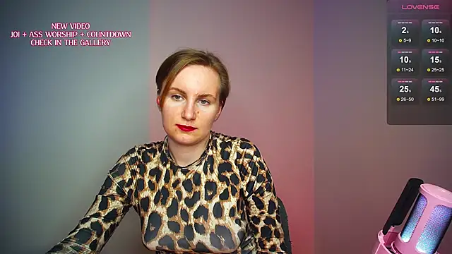 KinkyMissCherry webcam