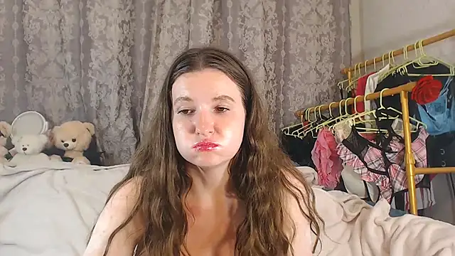 ChloeBrooklyn live cam on StripChat