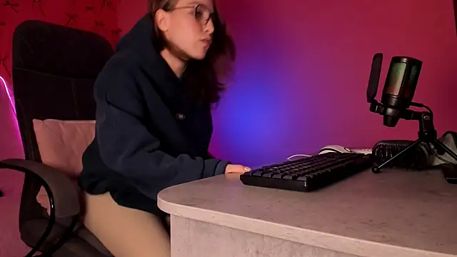 AphexQueen live cam on StripChat