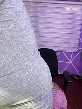 MiiaaJoness webcam