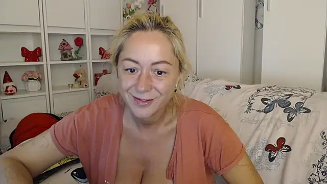 _karolynesyera_ webcam