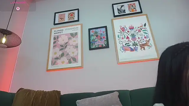 Tiffany_Low live cam on StripChat
