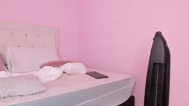 Miia_Thompsonn webcam