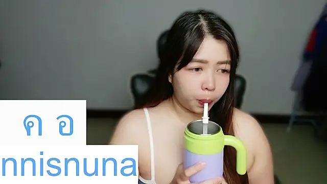 nunanunanuna live cam on StripChat