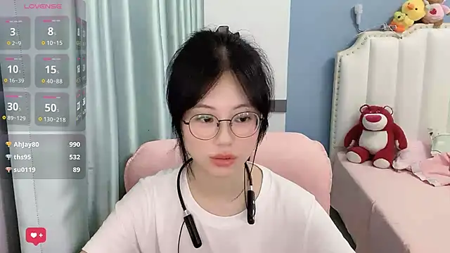 Luna-666 live cam on StripChat