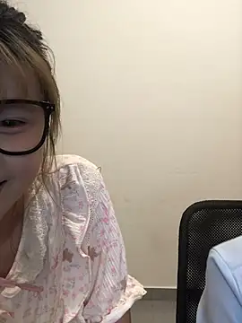 Rocket-Girl Live Web Cam Show