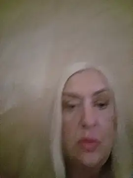 Julia20X live cam on StripChat