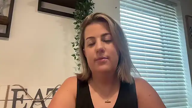 MsBelleWarick webcam