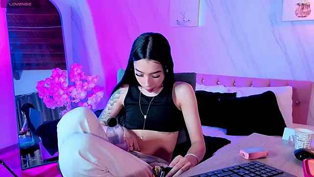 Tifanny_M live cam on StripChat