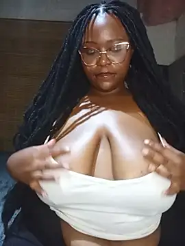 AaliyahBlackXO webcam