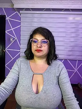 MiiaaJoness