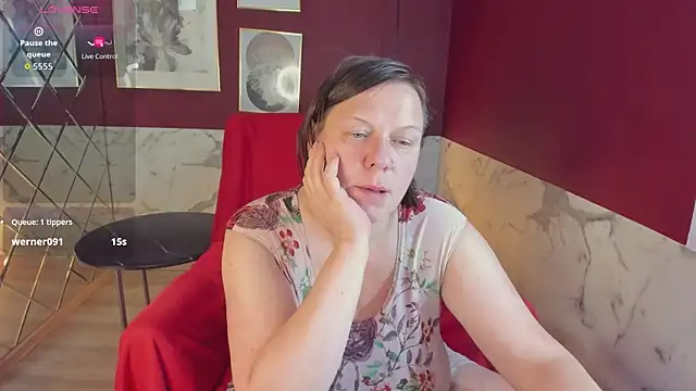 KellyPerfection webcam