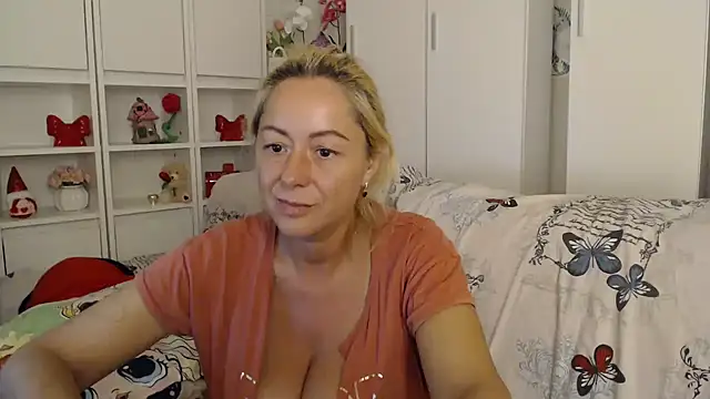 _karolynesyera_ webcam