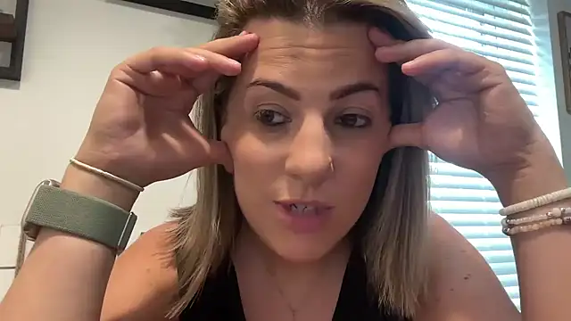 MsBelleWarick webcam
