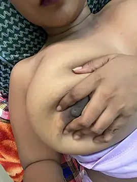 cute_girl_99 webcam