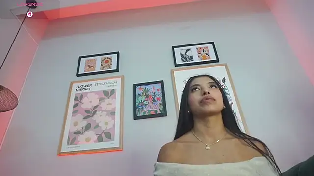 Tiffany_Low webcam