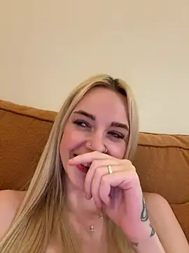 Lolabunnyblondie webcam