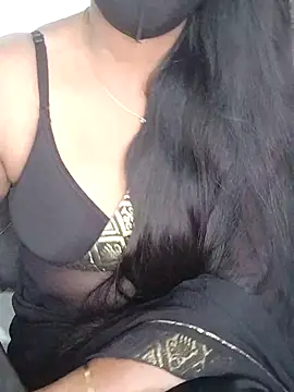 Tamil_Azhaghi webcam