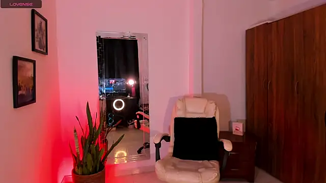 chloejones__ webcam