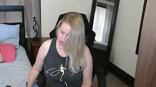 HollieBim webcam