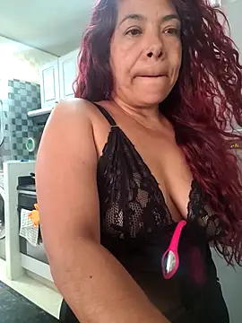 Scarlet_curly8a webcam