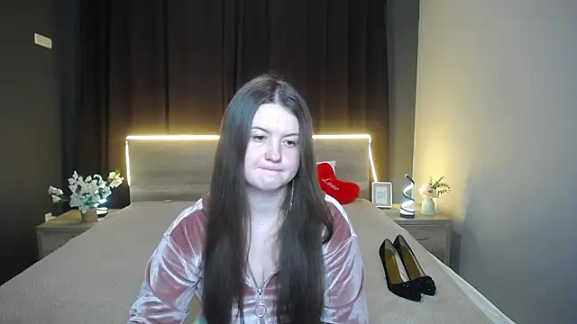 MavkaCute webcam