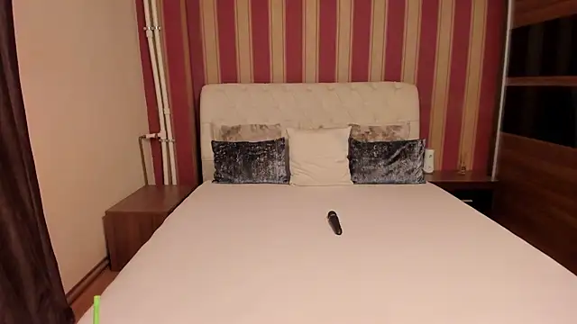 AshxleyPage webcam