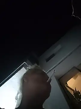 Divineblond webcam