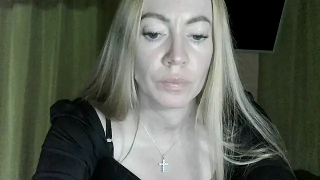 LensyTourels webcam