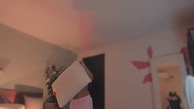 YariRose – Naživo chatovacia miestnosť
