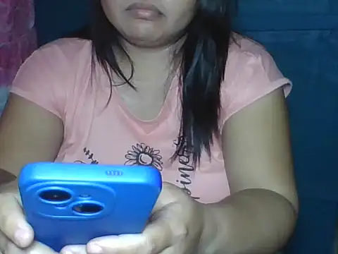MommyKaye30 live cam on StripChat