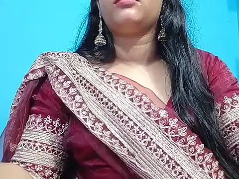 Adhiti_1 live cam on StripChat