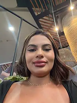 irina_velvett (F milf) - Pussy play 😈💦in públic