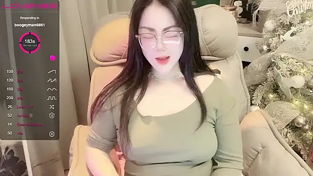 Monica-666888- webcam